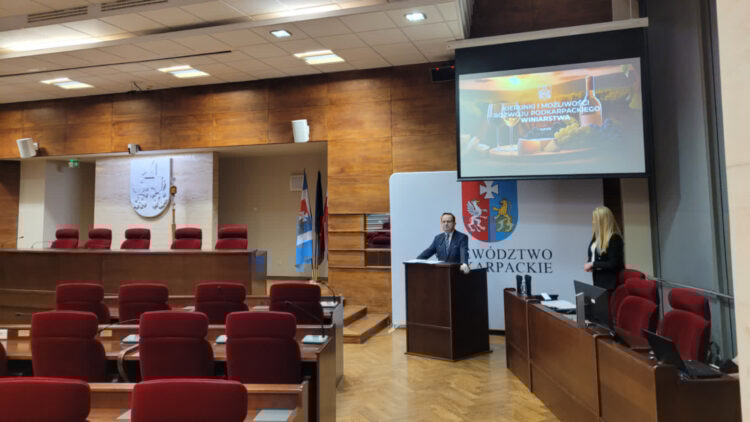 Konferencja „Kierunki i możliwości rozwoju podkarpackiego winiarstwa”