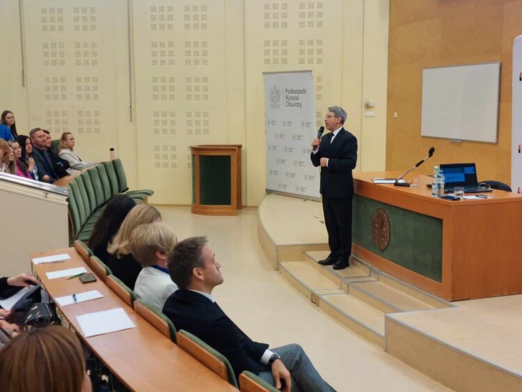 Podkarpackie Kuratorium oświaty o zapobieganiu próbom samobójczym