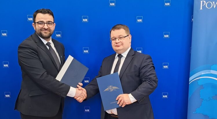 Porozumienie uniwersytetu i starostwa. Studenci będą mieć praktyki w urzędzie