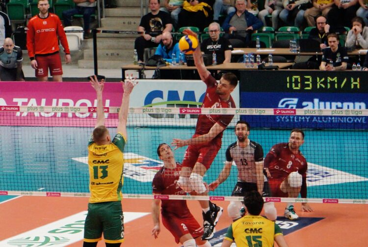 Przegrana rzeszowskich siatkarzy w pierwszym meczu ćwierćfinałowym (zdjęcia)