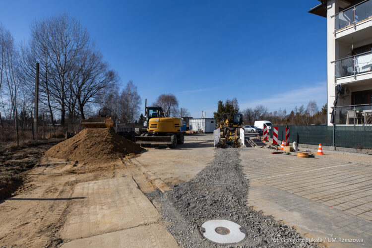 Koniec z zalewaniem piwnic. Inwestycja na Załężu w Rzeszowie 1 - Polskie Radio Rzeszów Koniec z zalewaniem piwnic. Inwestycja na Załężu w Rzeszowie