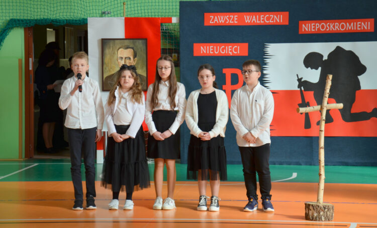 Uroczystości szkolne w Zagorzycach Dolnych - Polskie Radio Rzeszów