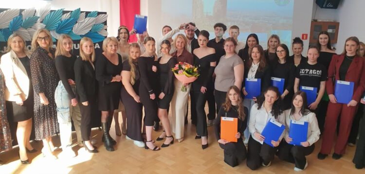 Kilkuset uczniów „Pymasówki” skorzystało z zagranicznych praktyk