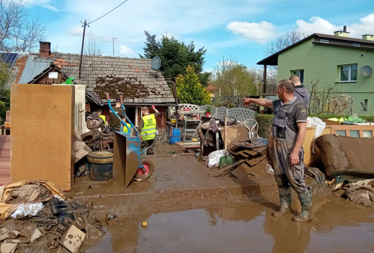 Poszkodowani z Pawłosiowa mogą starać się o zasiłek do 8 tys. złotych