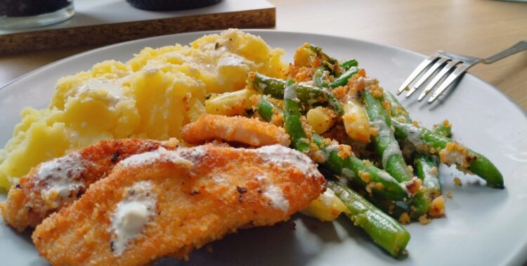 „Na Fali Smaku” – Kurczak w Chrupiącej Panierce