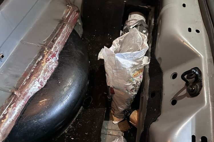 Policja rozbiła grupę przemytników narkotyków (wideo) 1 - Polskie Radio Rzeszów Policja rozbiła grupę przemytników narkotyków (wideo)