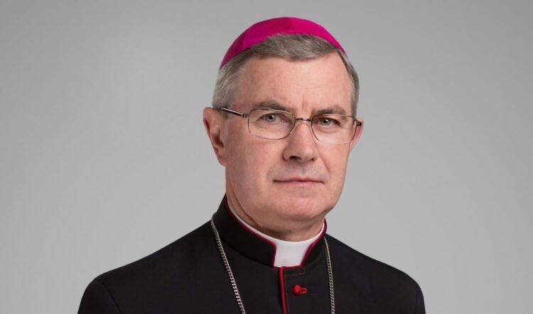 Bp Jan Wątroba: Wielki Czwartek rozpoczyna uroczyste Triduum Paschalne 1 - Polskie Radio Rzeszów Bp Jan Wątroba: Wielki Czwartek rozpoczyna uroczyste Triduum Paschalne