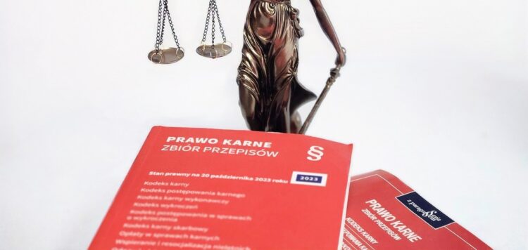 Pijana matka opiekowała się czwórką dzieci. Interweniowała policja