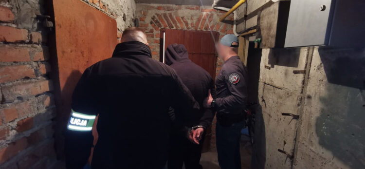 Funkcjonariusze przejęli 6 kilogramów narkotyków o wartości 300 tys. zł