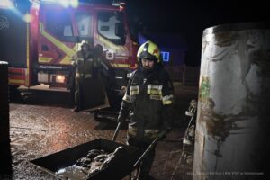 Zalane domy w Pawłosiowie, służby w akcji - Polskie Radio Rzeszów