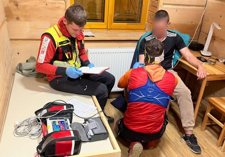 16- letni chłopiec ukąszony przez żmije w Bieszczadach 1 - Polskie Radio Rzeszów 16- letni chłopiec ukąszony przez żmije w Bieszczadach