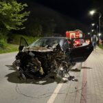 Czołowe zderzenie dwóch aut w Iwoniczu. Jedna osoba zakleszczona w pojeździe (zdjęcia) 5 - Polskie Radio Rzeszów Czołowe zderzenie dwóch aut w Iwoniczu. Jedna osoba zakleszczona w pojeździe (zdjęcia) - Polskie Radio Rzeszów