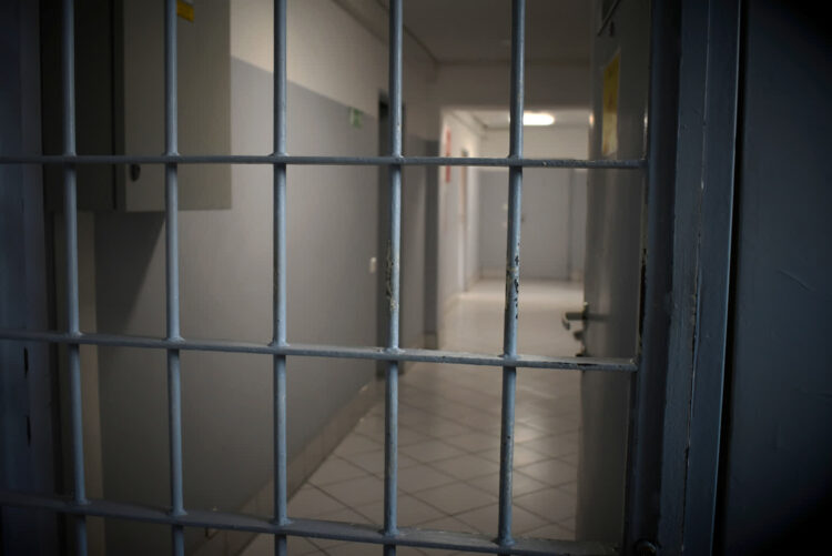 Awantura po alkoholu. Policja zatrzymała poszukiwanego dwoma listami gończymi 1 - Polskie Radio Rzeszów Awantura po alkoholu. Policja zatrzymała poszukiwanego dwoma listami gończymi