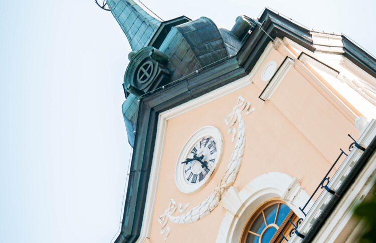 Zabytkowy zegar na rzeszowskim zamku będzie ponownie wybijać godziny