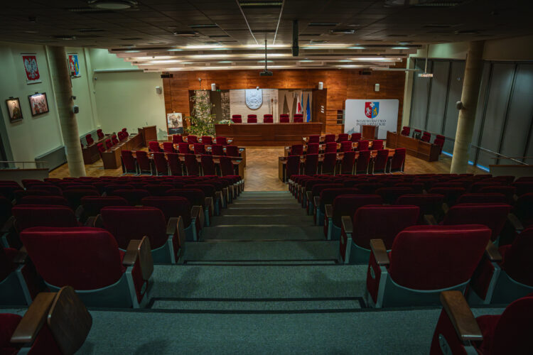 Wotum zaufania dla zarządu województwa - dziś debata radnych sejmiku 1 - Polskie Radio Rzeszów Sejmik przyjął stanowisko w sprawie inwestycji kolejowych na Podkarpaciu