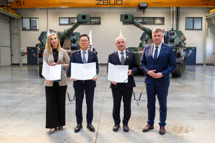 Kontrakt wart miliard złotych. Huta Stalowa Wola zacieśnia współpracę z koreańskim koncernem