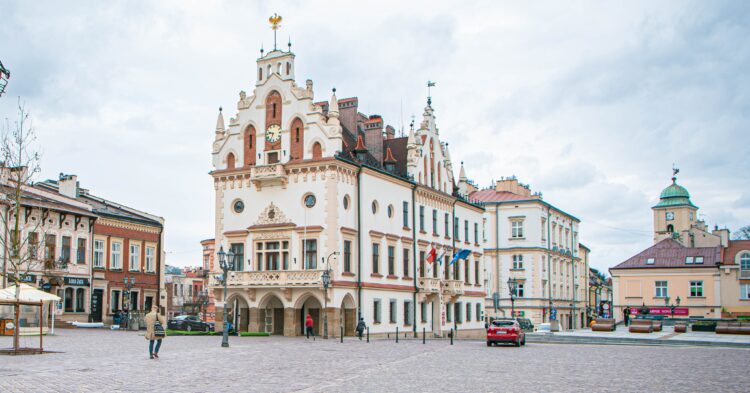 64 delegacje zagraniczne. Prezydent Rzeszowa o podróżach miejskich urzędników