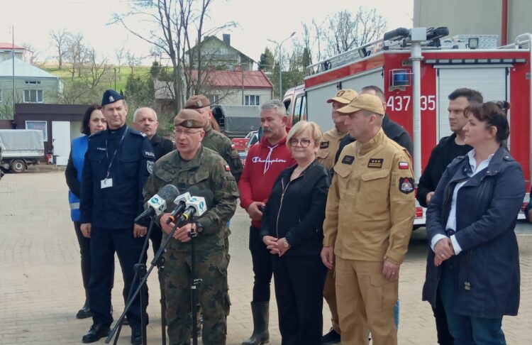 Dramat mieszkańców Pawłosiowa. Wsparcie od WOT i władz