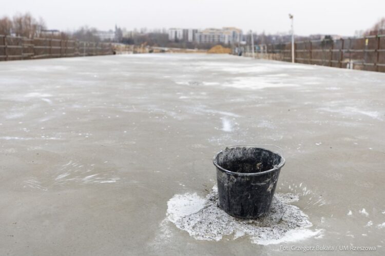 Kluczowe betonowanie na największej inwestycji drogowej w Rzeszowie