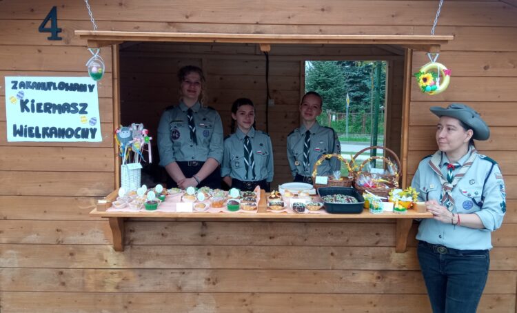 Harcerze z Nowej Dęby zorganizowali wielkanocny kiermasz
