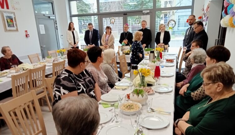 Świąteczne śniadanie z podopiecznymi Centrum Opiekuńczo-Mieszkalnego w Rzeszowie