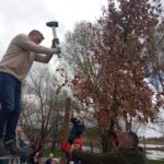 Mieszkańcy sadzili dęby na rzeszowskich Bulwarach - Polskie Radio Rzeszów