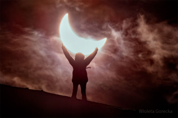 Polka autorką zdjęcia dnia NASA. Sfotografowała zaćmienie Słońca