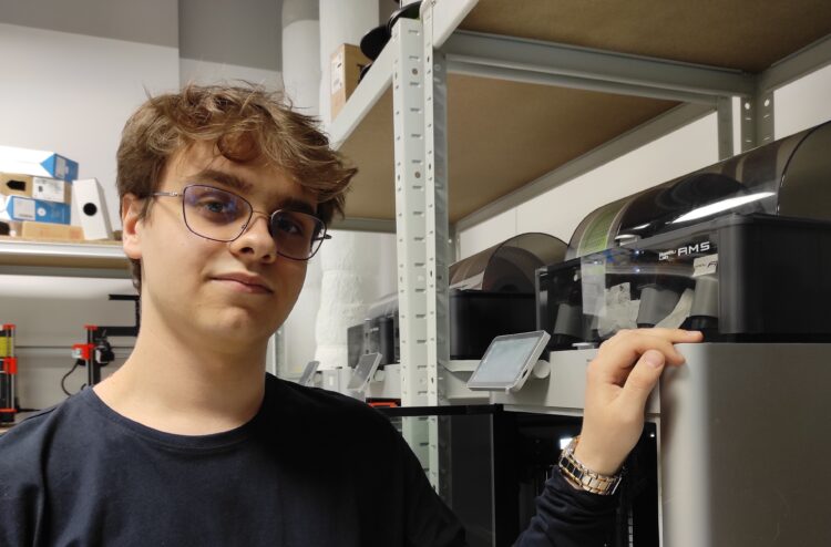 Rzeszowski uczeń pracuje nad innowacją w rekuperacji. Projekt powstaje w ProtoLab PCI