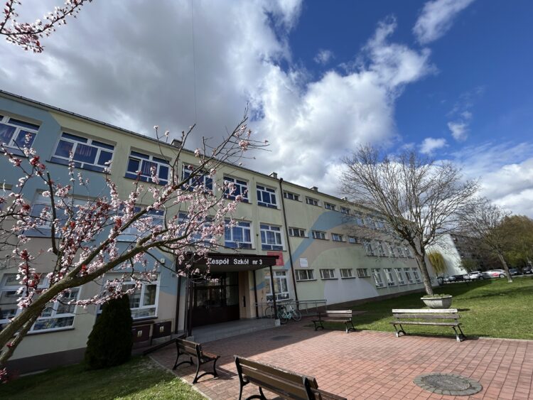 Termomodernizacja tarnobrzeskich szkół. Wsparcie z Krajowego Planu Odbudowy 1 - Polskie Radio Rzeszów Termomodernizacja tarnobrzeskich szkół. Wsparcie z Krajowego Planu Odbudowy