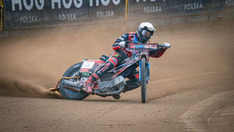 Żużlowiec Tai Woffinden po trzech tygodniach opuścił szpital w Rzeszowie