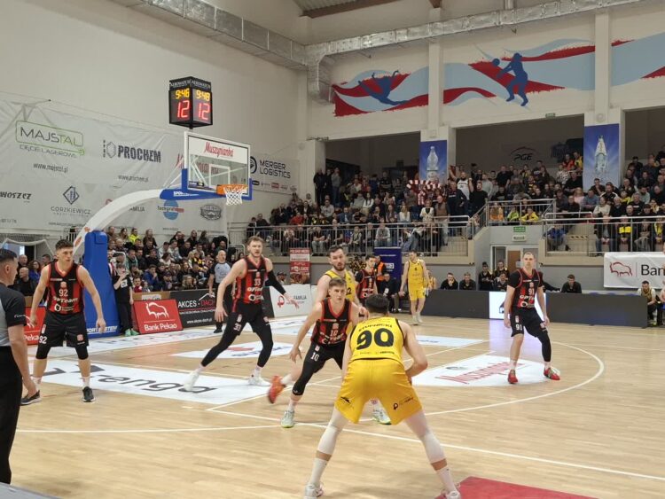 Sokół Łańcut triumfuje nad Resovią w pierwszoligowych derbach