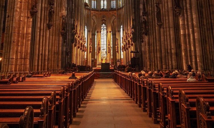 Abp Galbas: Z powodu braku pokory, buty i wyniosłości księży ludzie odchodzą od Kościoła