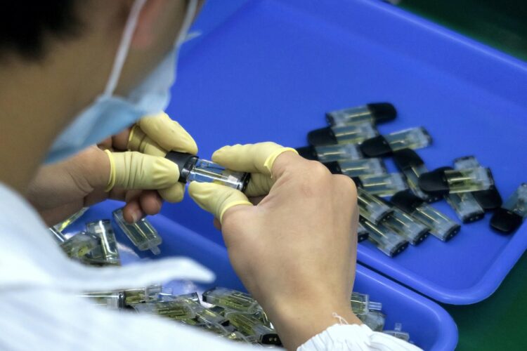 Sanepid ostrzega przed e-papierosami