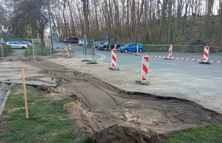 Remont ulicy 1 Maja w Nowej Dębie. Zmiany w organizacji ruchu