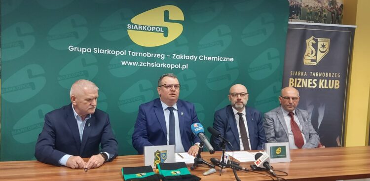 Zakłady Chemiczne znów będą wspierać Siarkę Tarnobrzeg 1 - Polskie Radio Rzeszów Zakłady Chemiczne znów będą wspierać Siarkę Tarnobrzeg