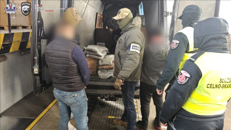 Przejęto ponad 13 kg narkotyków o wartości 1 mln zł [VIDEO]