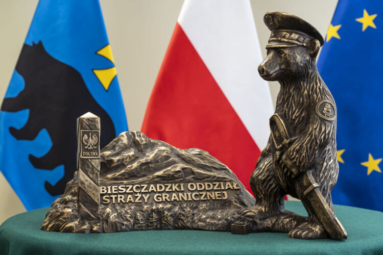 Spiżowy Miś – strażnikiem granicznym