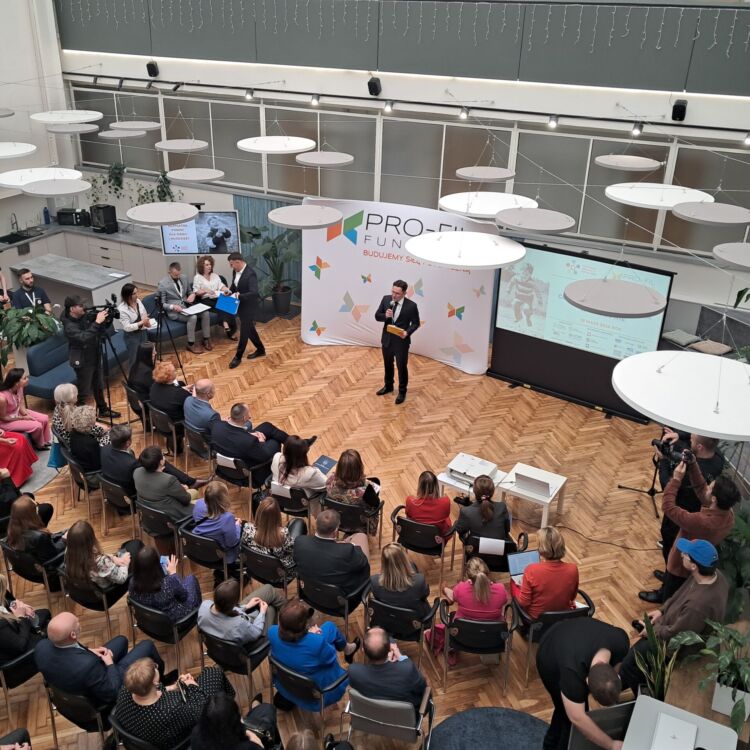 Nowe Centrum Pomocy Dzieciom i Młodzieży otwarte w Rzeszowie – specjalistyczne wsparcie dla ofiar przemocy [ZDJĘCIA]