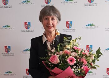 Obrady podkarpackiego sejmiku. Wyróżnienie dla prof. Lidii Morawskiej