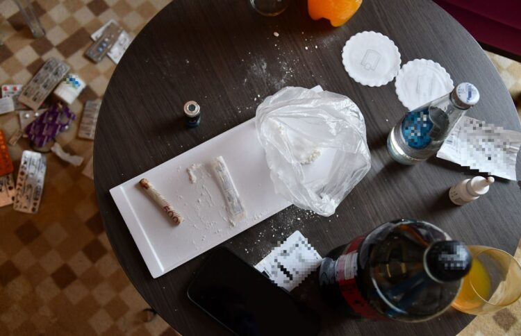 Nagi gość hotelowy w Rzeszowie. Miał przy sobie narkotyki 1 - Polskie Radio Rzeszów Nagi gość hotelowy w Rzeszowie. Miał przy sobie narkotyki