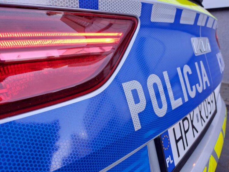 Pijany kierowca próbował przekupić policjantów