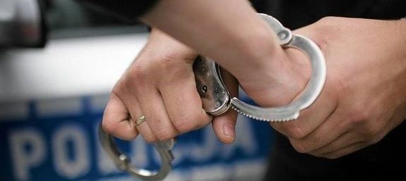 W centrum Rzeszowa chciał ukraść ze sklepu towar. Miał narkotyki 7 - Polskie Radio Rzeszów Policja zatrzymała sprawcę potrącenia. Nie pomogła ucieczka i zniszczenie telefonu