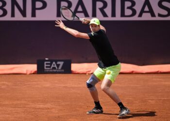 Hurkacz przegrał z Djokoviciem w finale ATP w Genewie