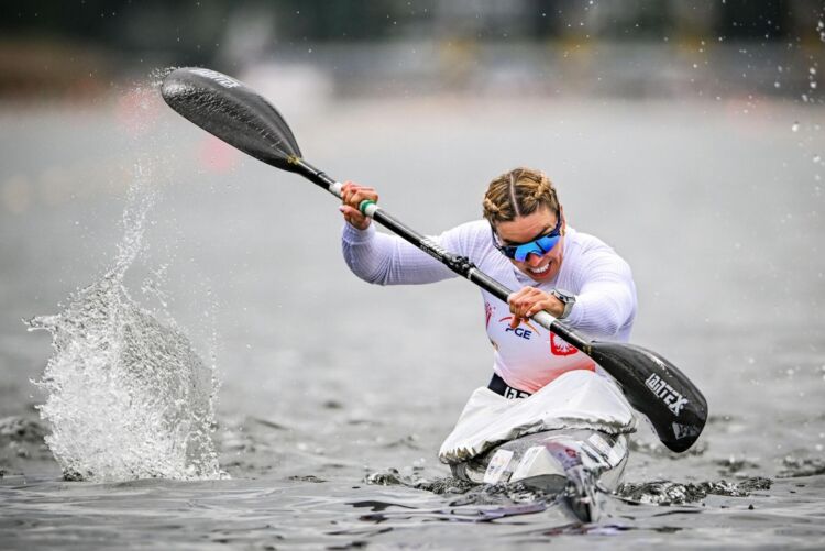 Anna Puławska Zwycięża w Poznaniu! Polka Triumfuje na K1 500 m w Pucharze Świata