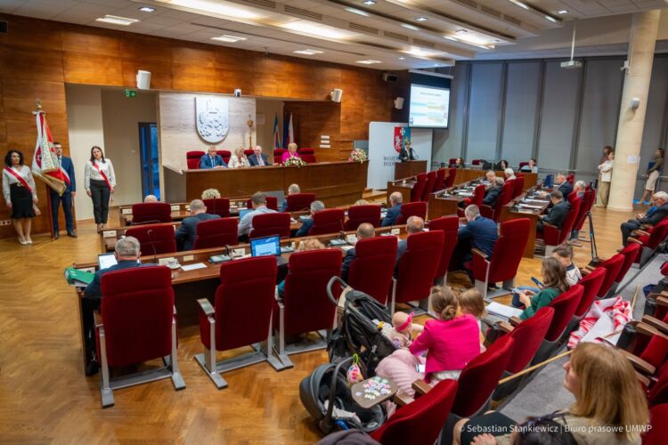 Fundusz profrekwencyjny, wsparcie Gminy Pawłosiów – wśród tematów sesji sejmiku