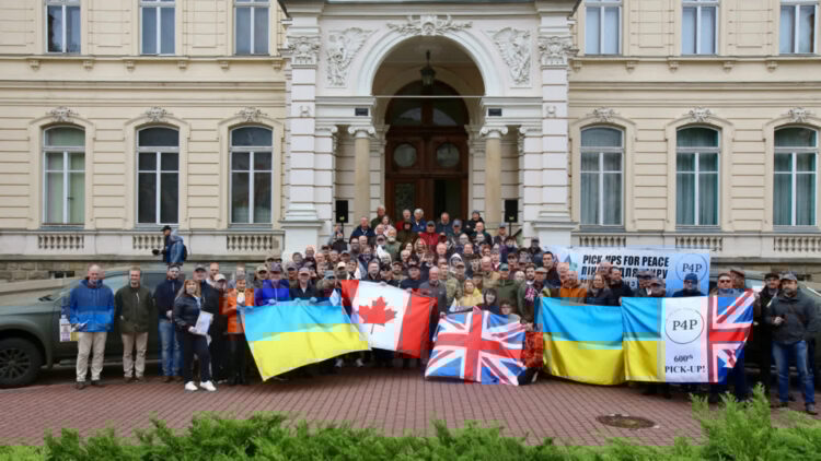 Samochody od wolontariuszy dla armii ukraińskiej {ZDJĘCIA]