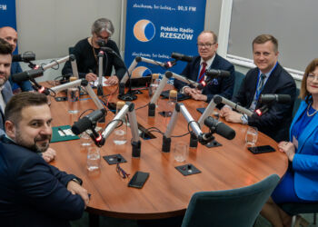 Niedzielne marsze zmobilizowały wyborców? Panel polityczny w Polskim Radiu Rzeszów