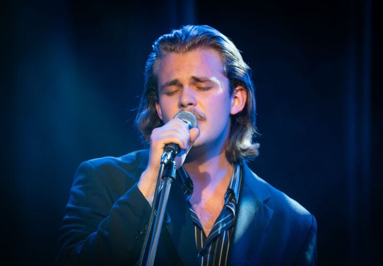 Mateusz Gędek i jego akustyczny mini koncert w naszym studiu [WIDEO]