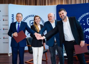 W Rzeszowie powstał Regionalny Ośrodek Debaty Międzynarodowej [ZDJĘCIA]