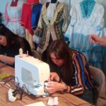 Warsztaty krawieckie we wsi Grochowe. Mieszkańcy uczą się szyć - Polskie Radio Rzeszów